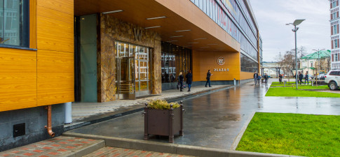 W Plaza 2 | 3